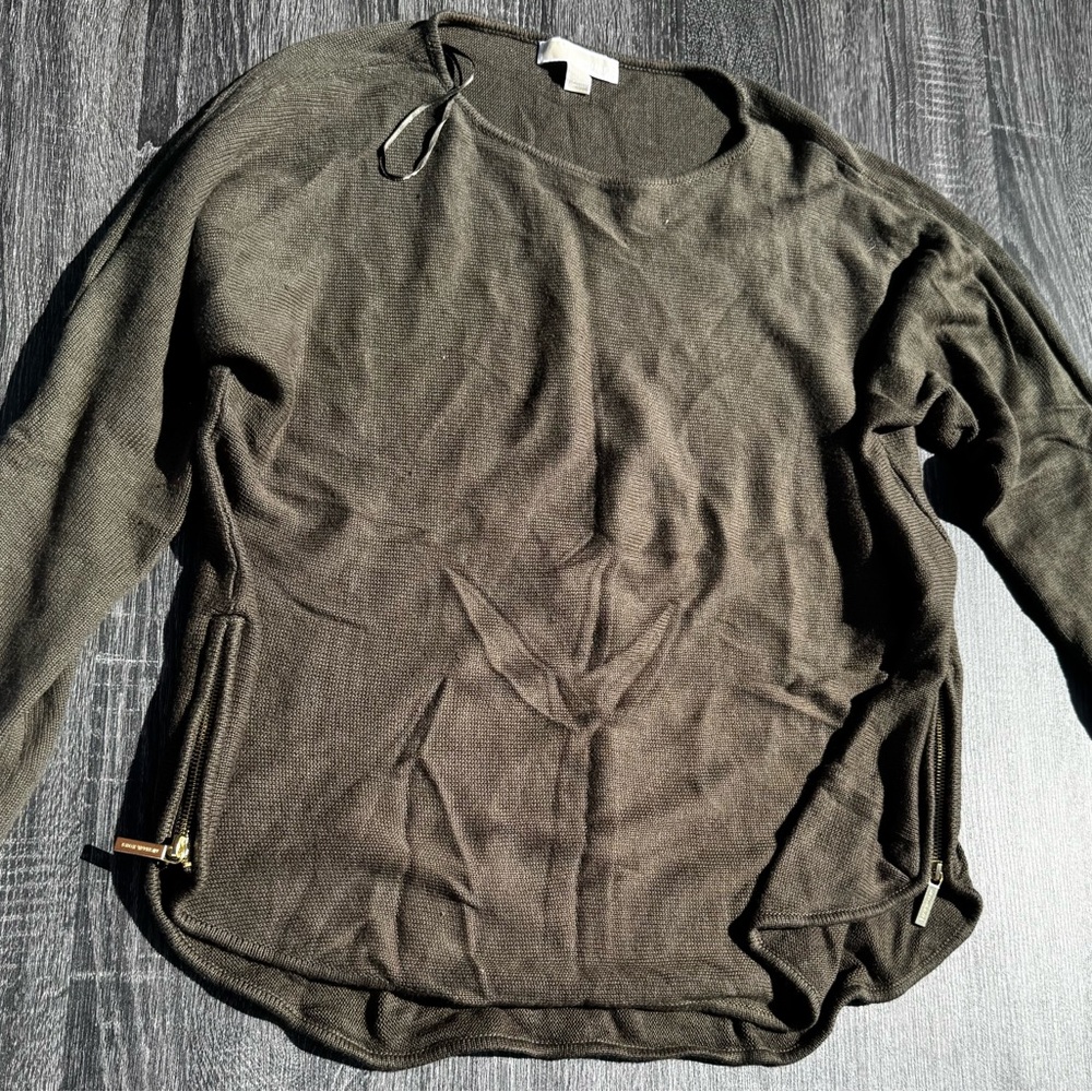 Michael Kors Women’s Brown Crew Neck Sweater With Gold Side Zippers Size Large